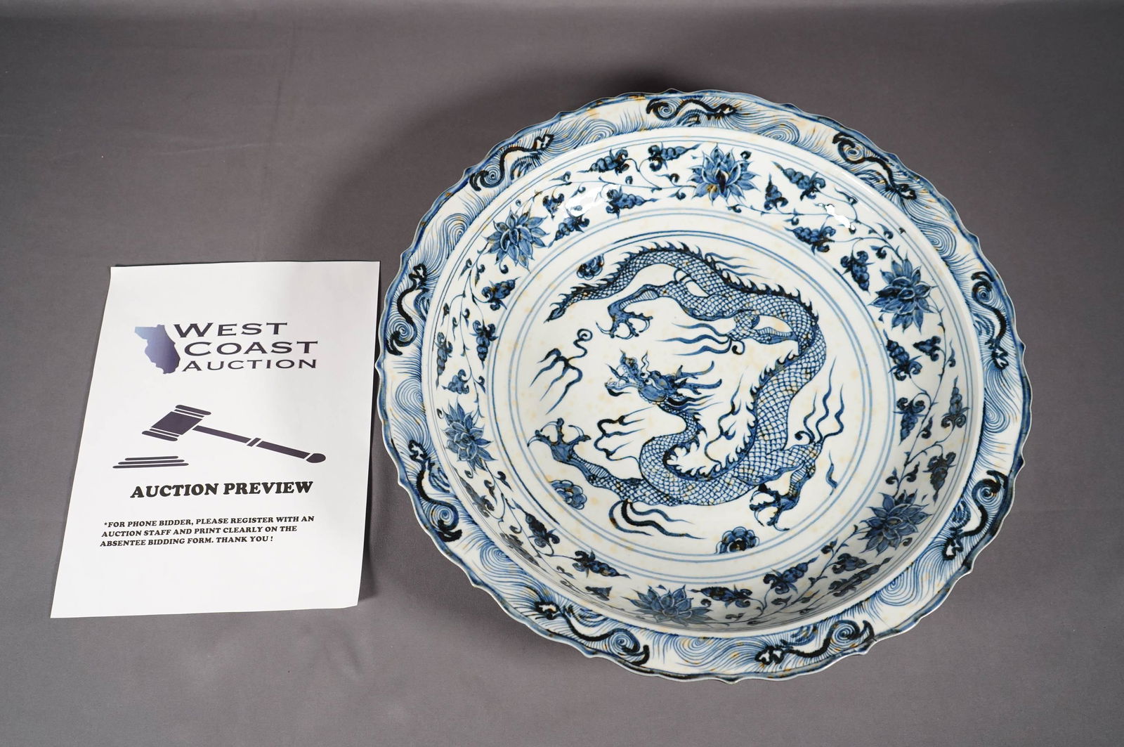 Chinese b/w charger plate (1 of 6)