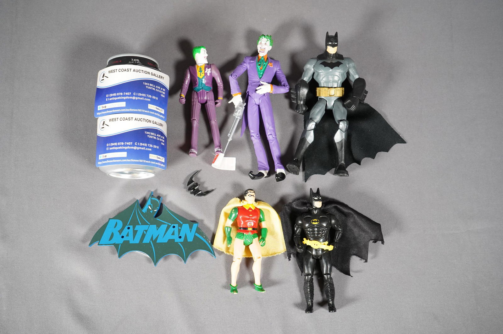 5 Batman action figures (1 of 6)