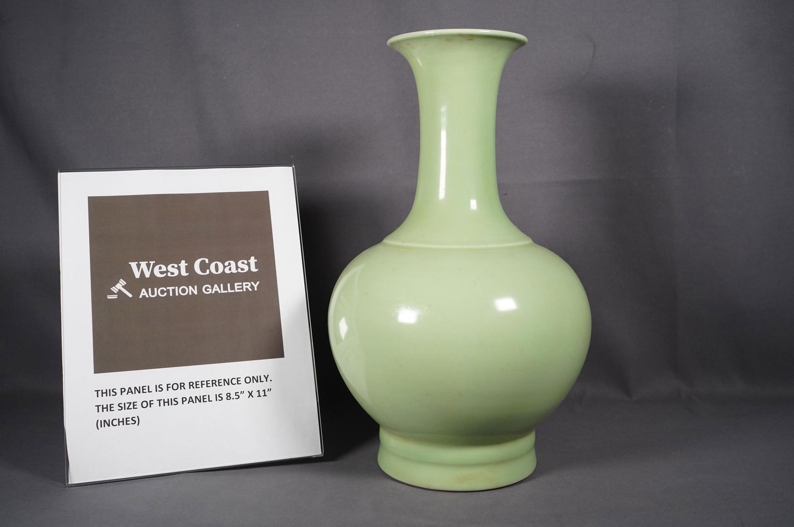 Chinese large green vase (1 of 6)