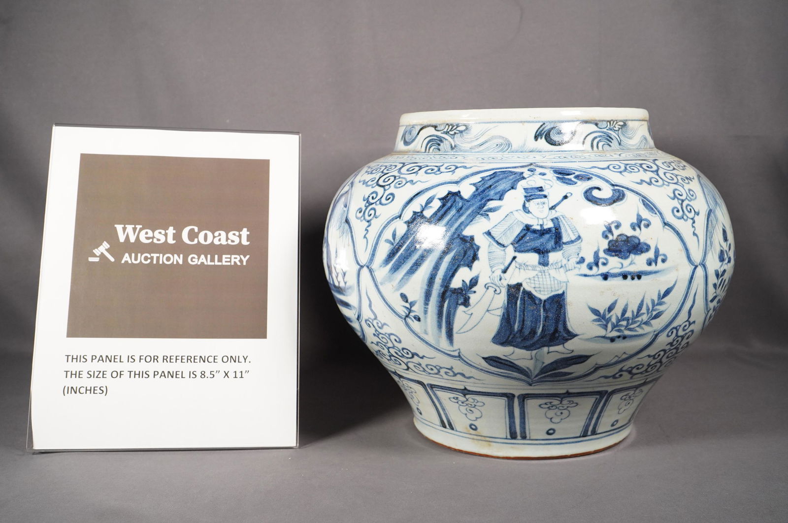 Chinese b/w large jar (1 of 6)