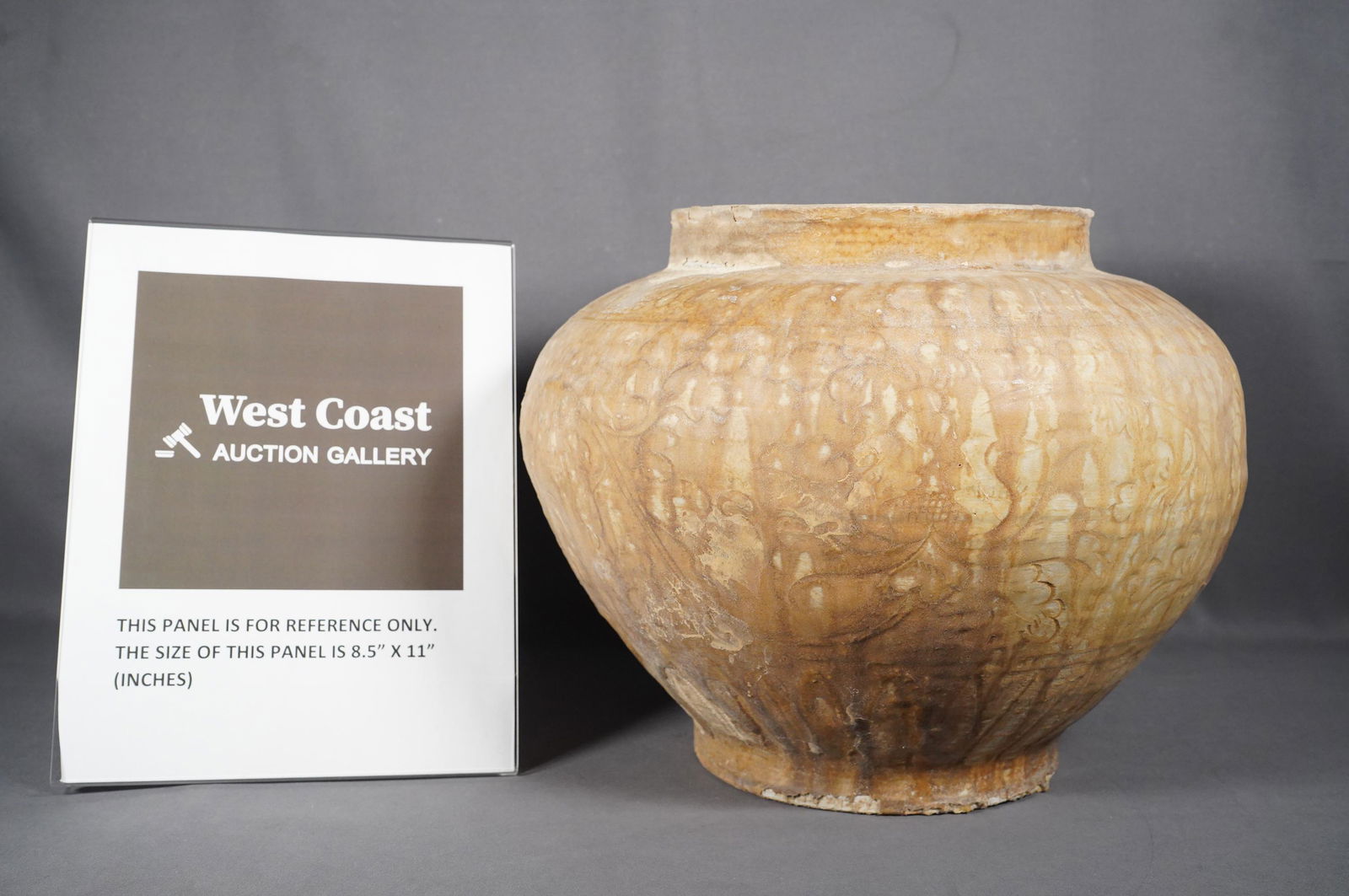 Chinese pottery jar vase (1 of 6)