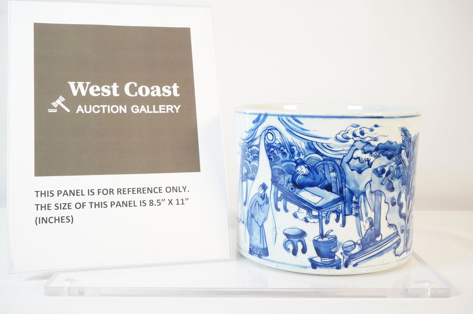 Chinese b/w brush pot (1 of 6)