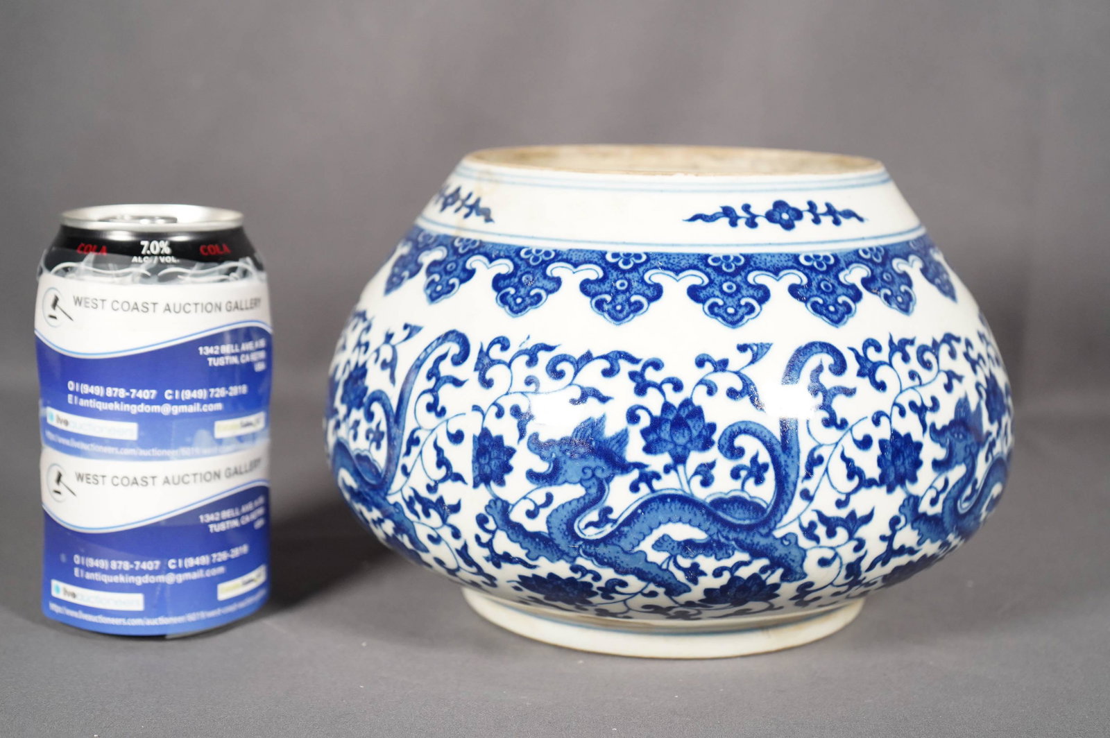 Chinese b/w washer: Chinese vintage blue and white dragon decorated porcelain washer. H: 8" x W: 7"
