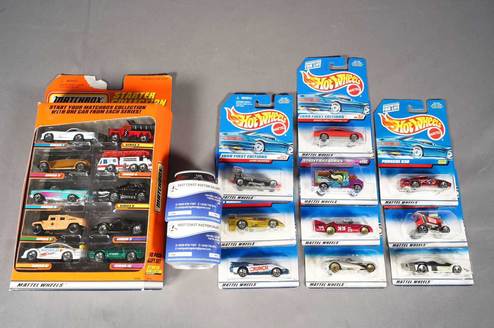 20 pcs car toy: 20 pieces mix of Matchbox and Hot Wheels metallic car toy, brand new in box.