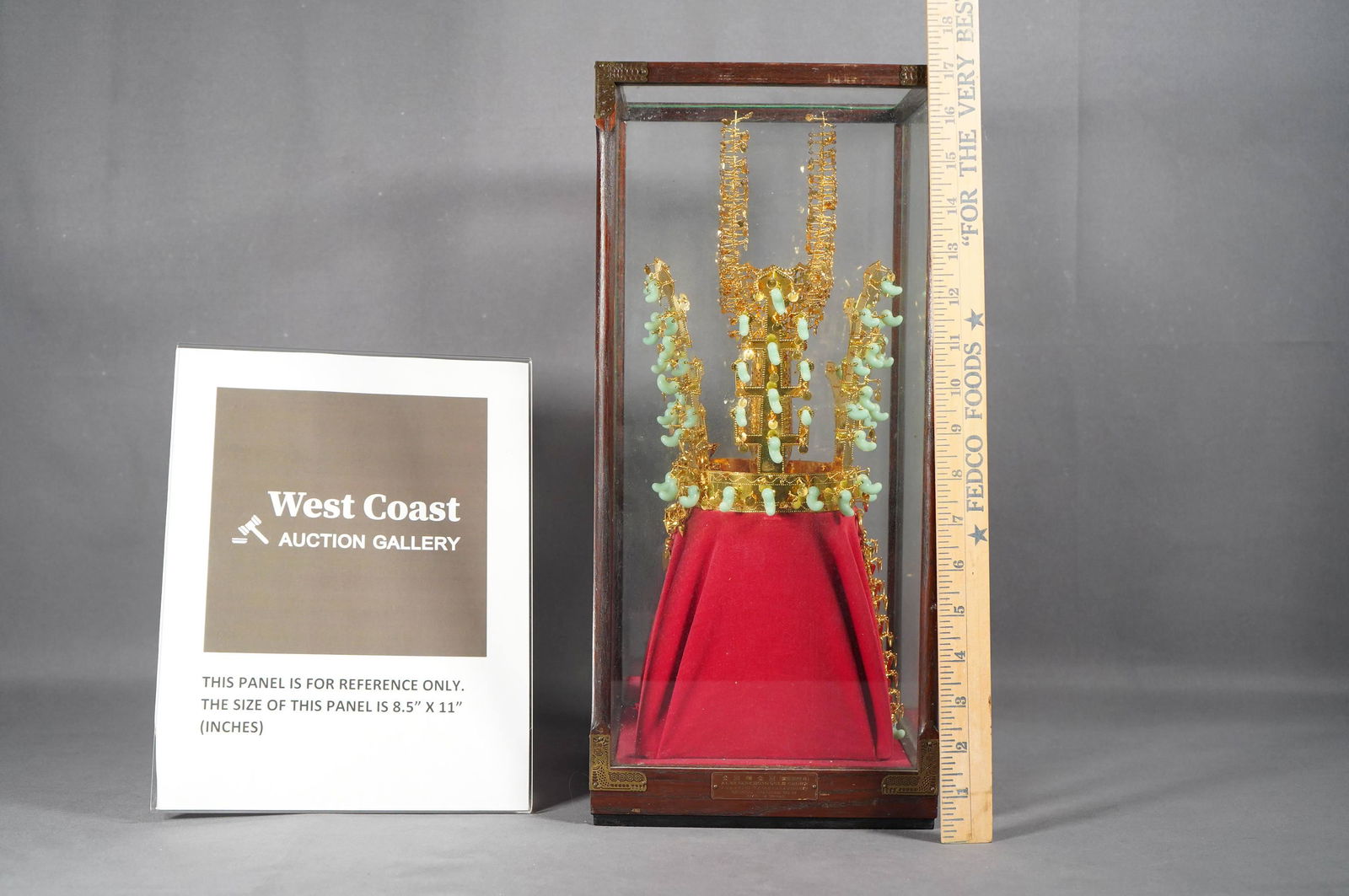 A fine headdress (1 of 10)