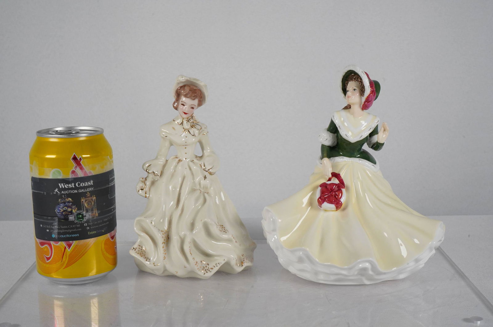 2 pcs porcelain figures (1 of 6)
