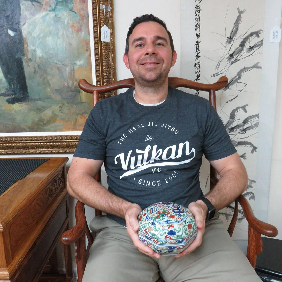 Chinese lidded box (1 of 6)