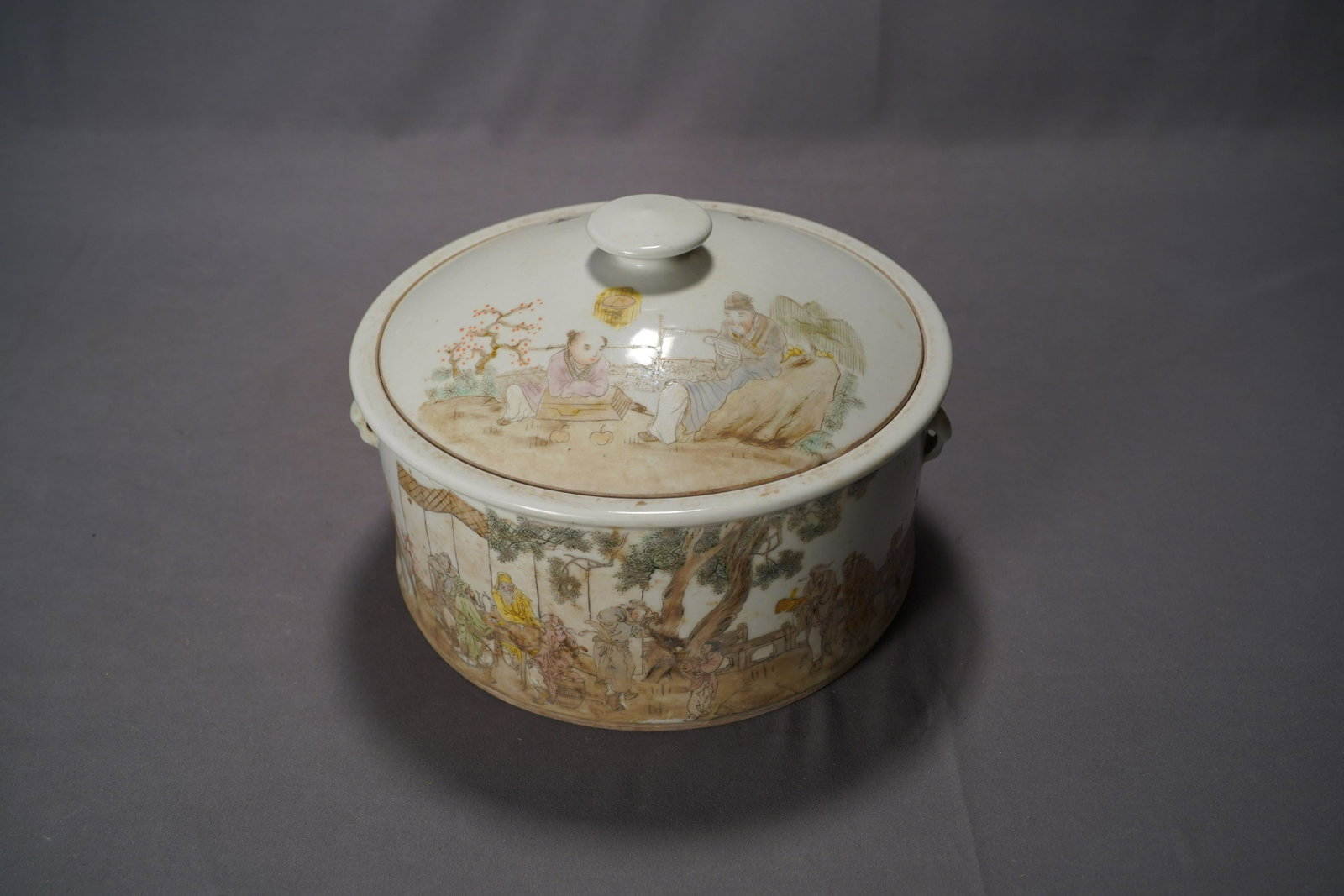 Chinese lidded pot: Chinese porcelain lidded pot, with scholar motif. H: 7.25" x W: 10.25"