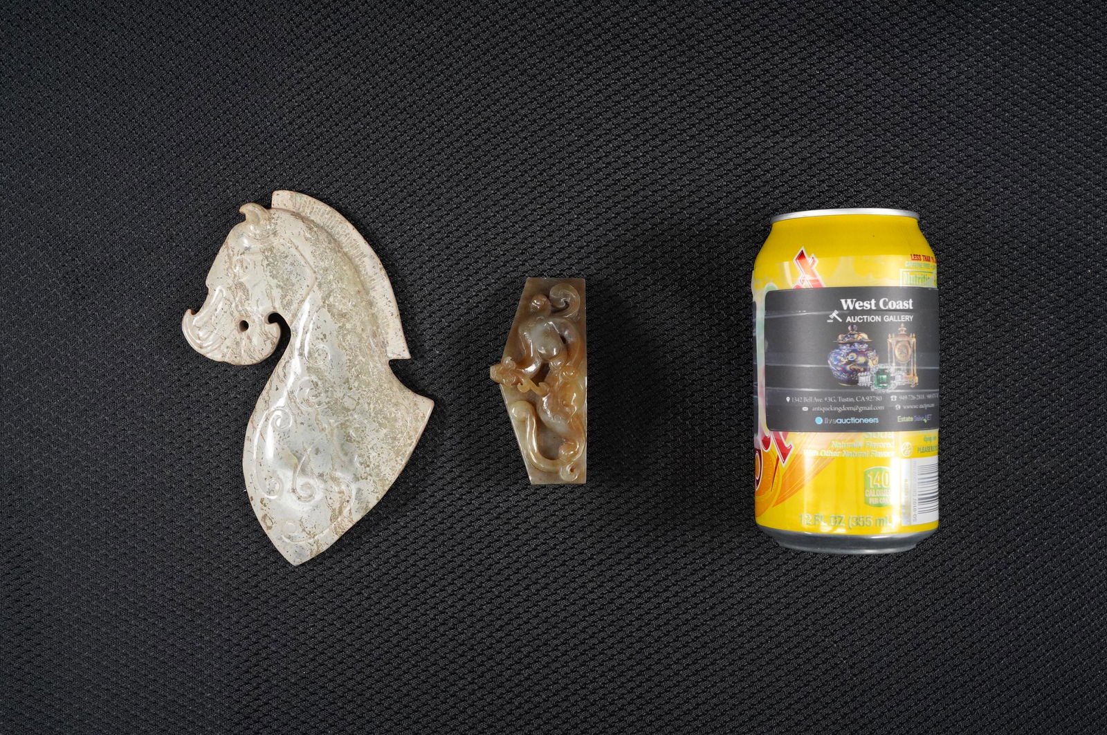 2 pcs Chinese archaic jade (1 of 6)