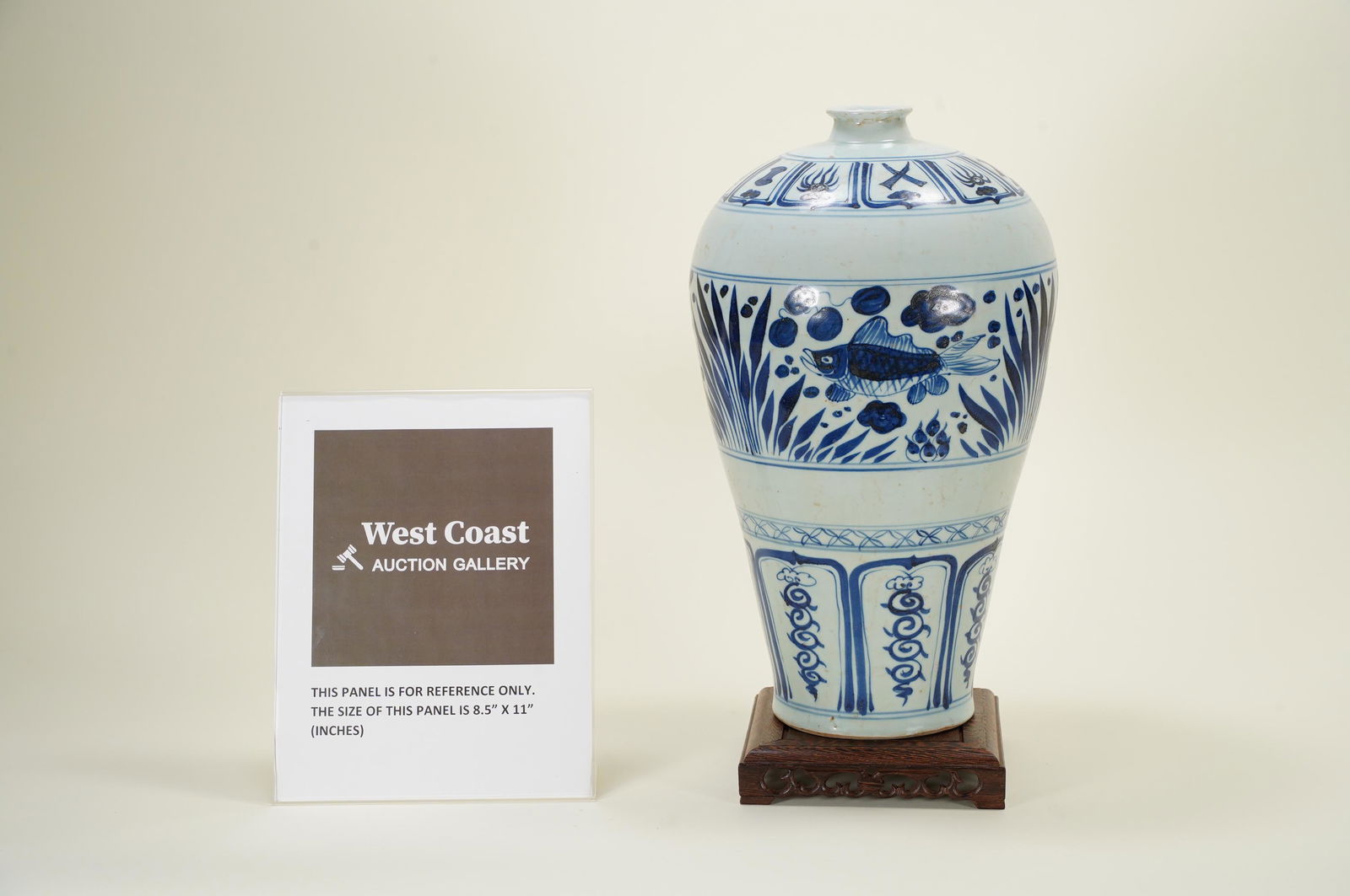 Chinese b/w fish vase (1 of 6)