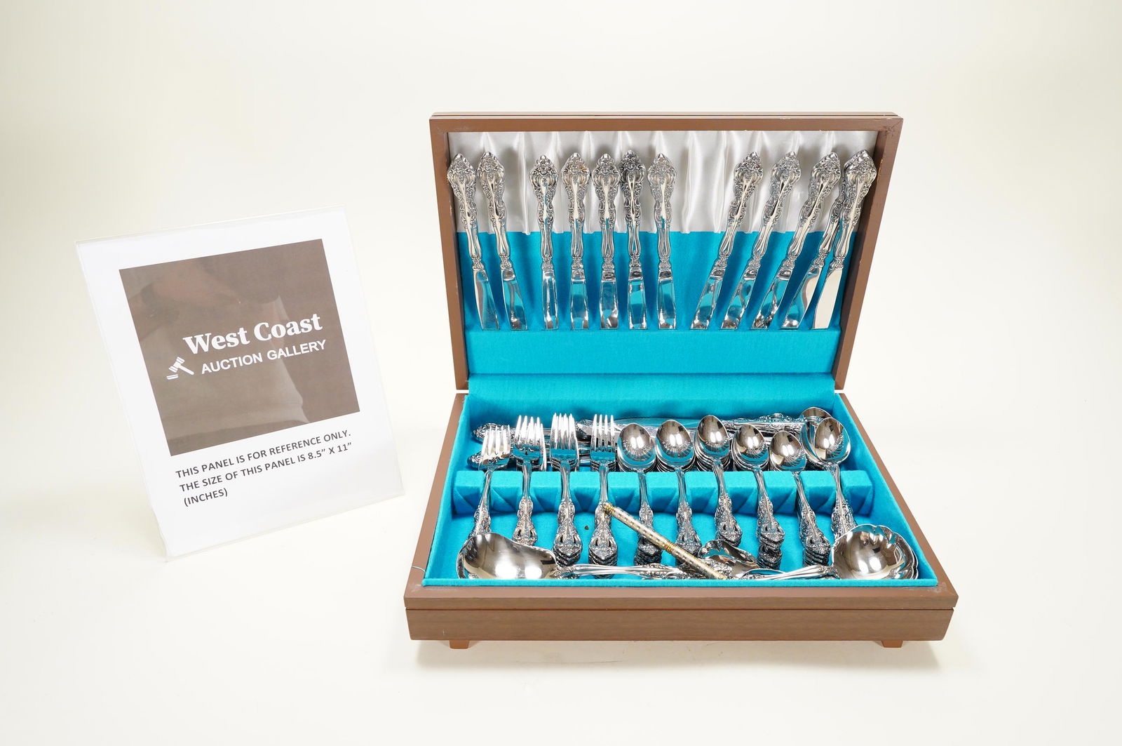 A silver plated set (1 of 6)