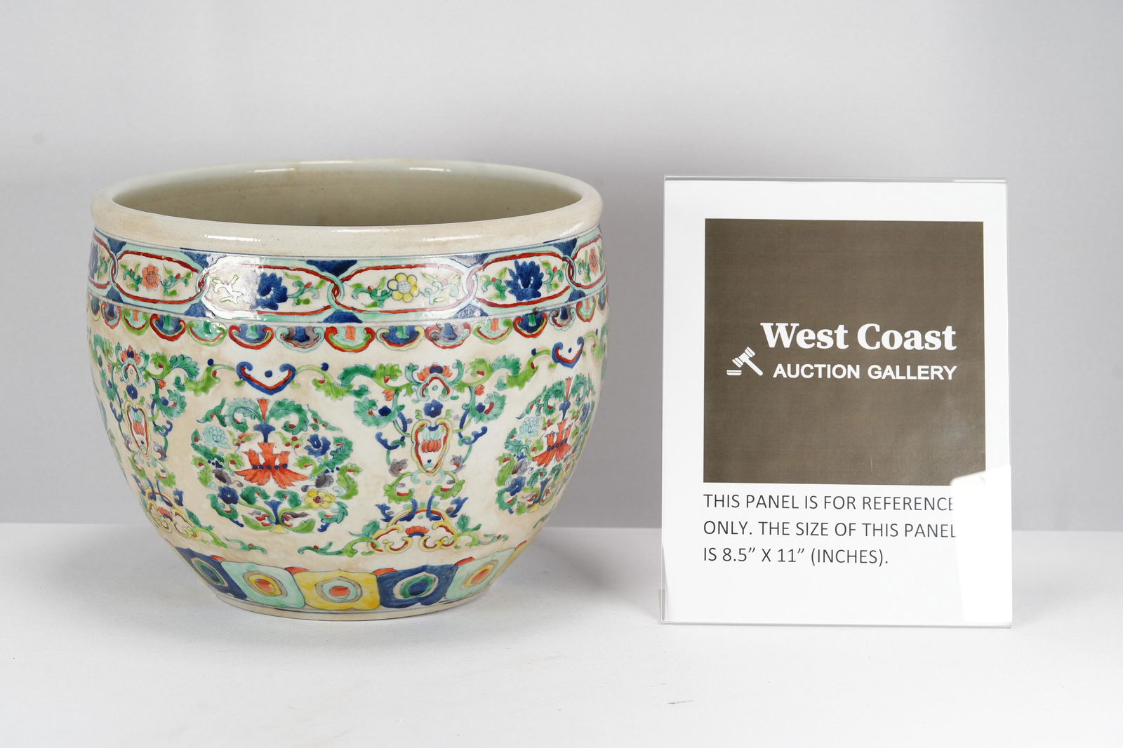 Chinese fancy pot (1 of 7)