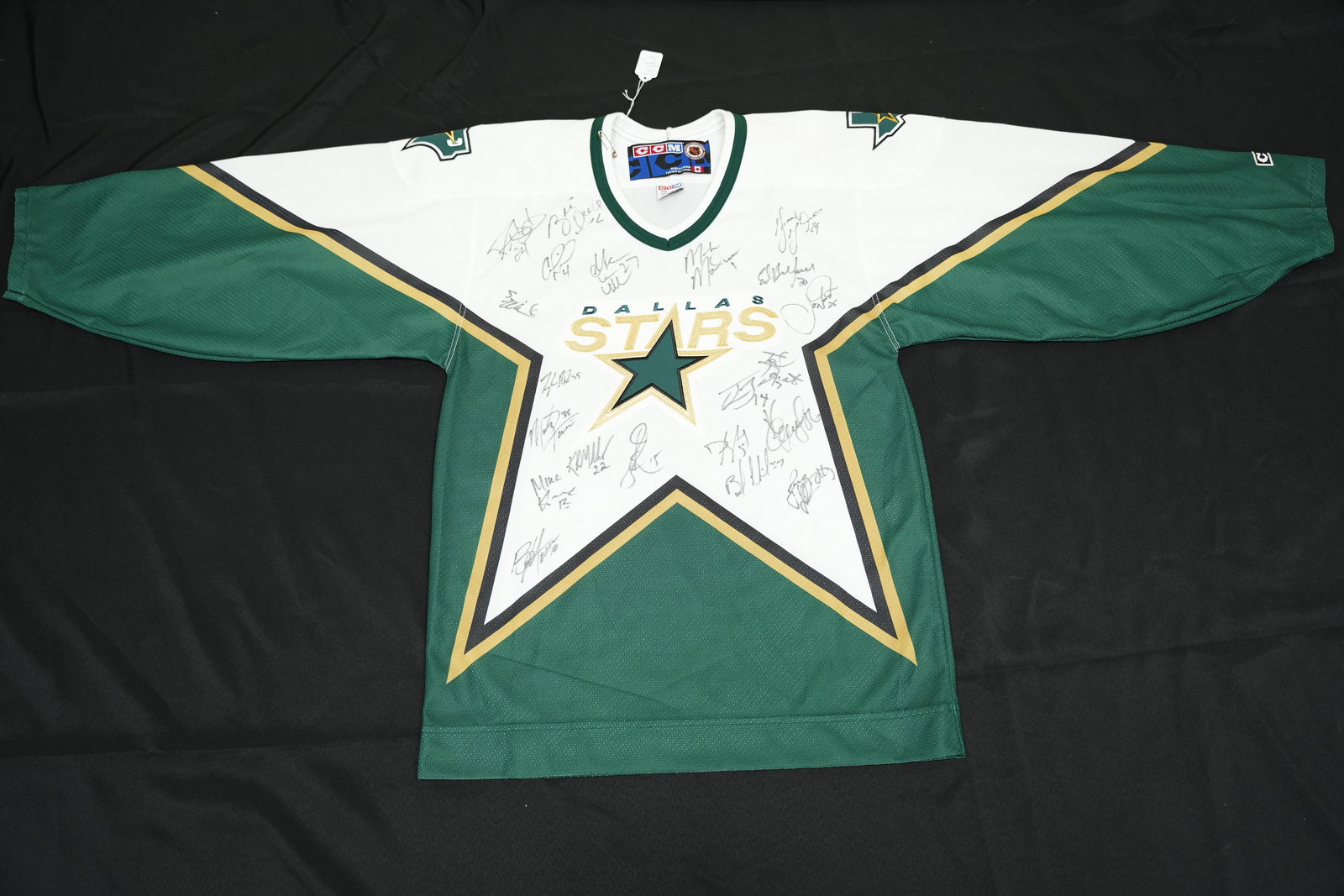 Dallas Stars signed jersey (1 of 8)