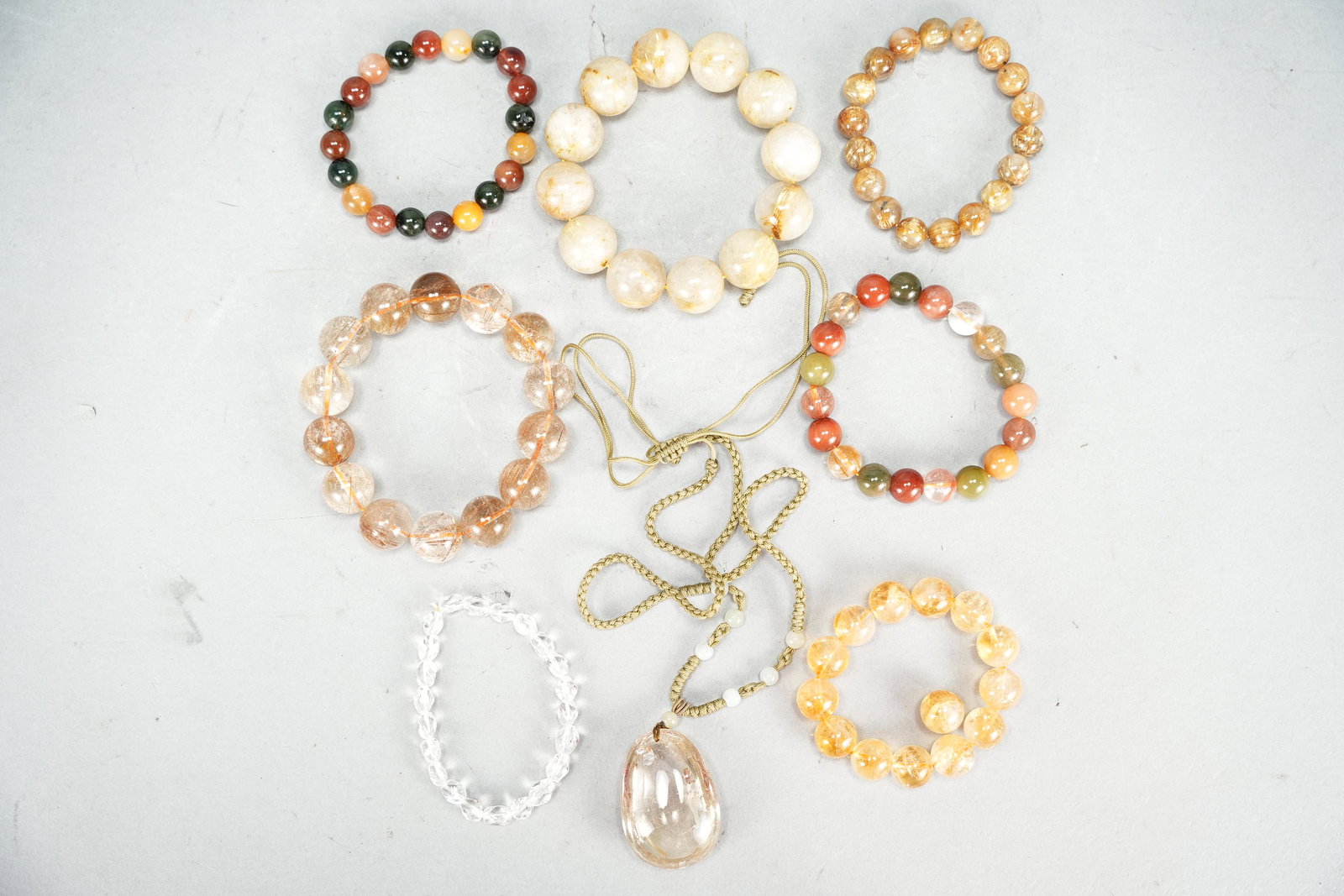 8 pcs crystal items (1 of 6)