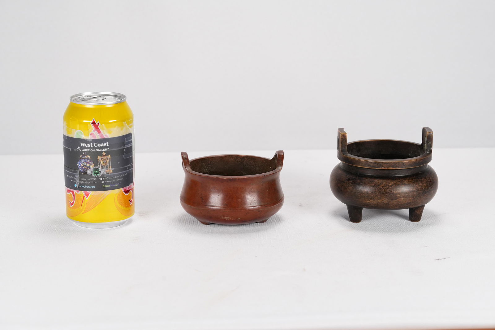 2 pcs Chinese bronze censer (1 of 8)