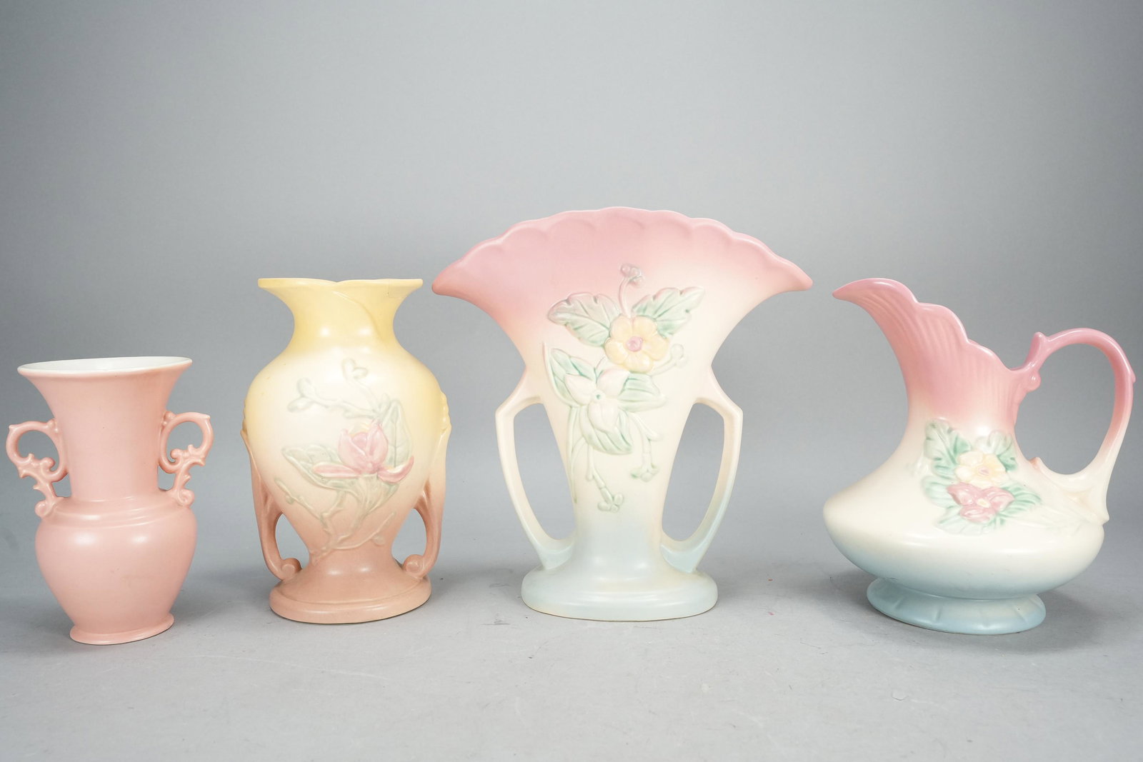4 pcs vtg ceramic: 4 pcs vintage ceramic items, one has crack, and repair on the top. Condition selling it as is, please refer to detail photos.