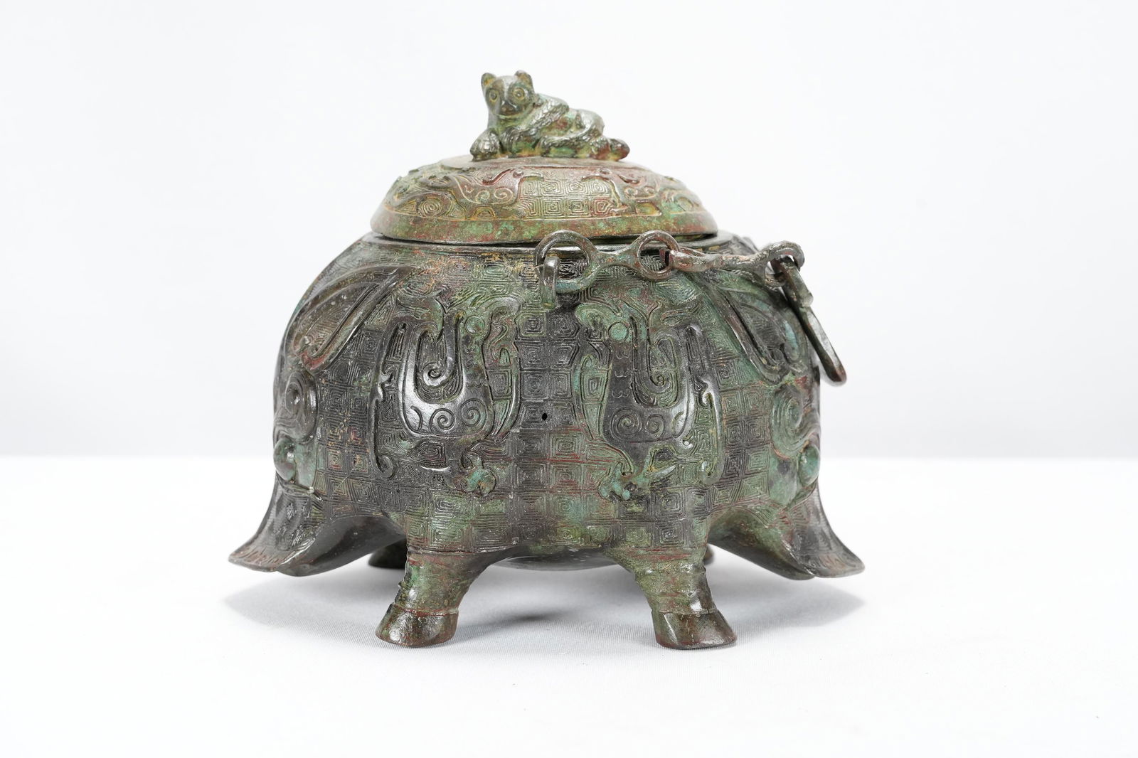Chinese archaic lid vessel (1 of 9)