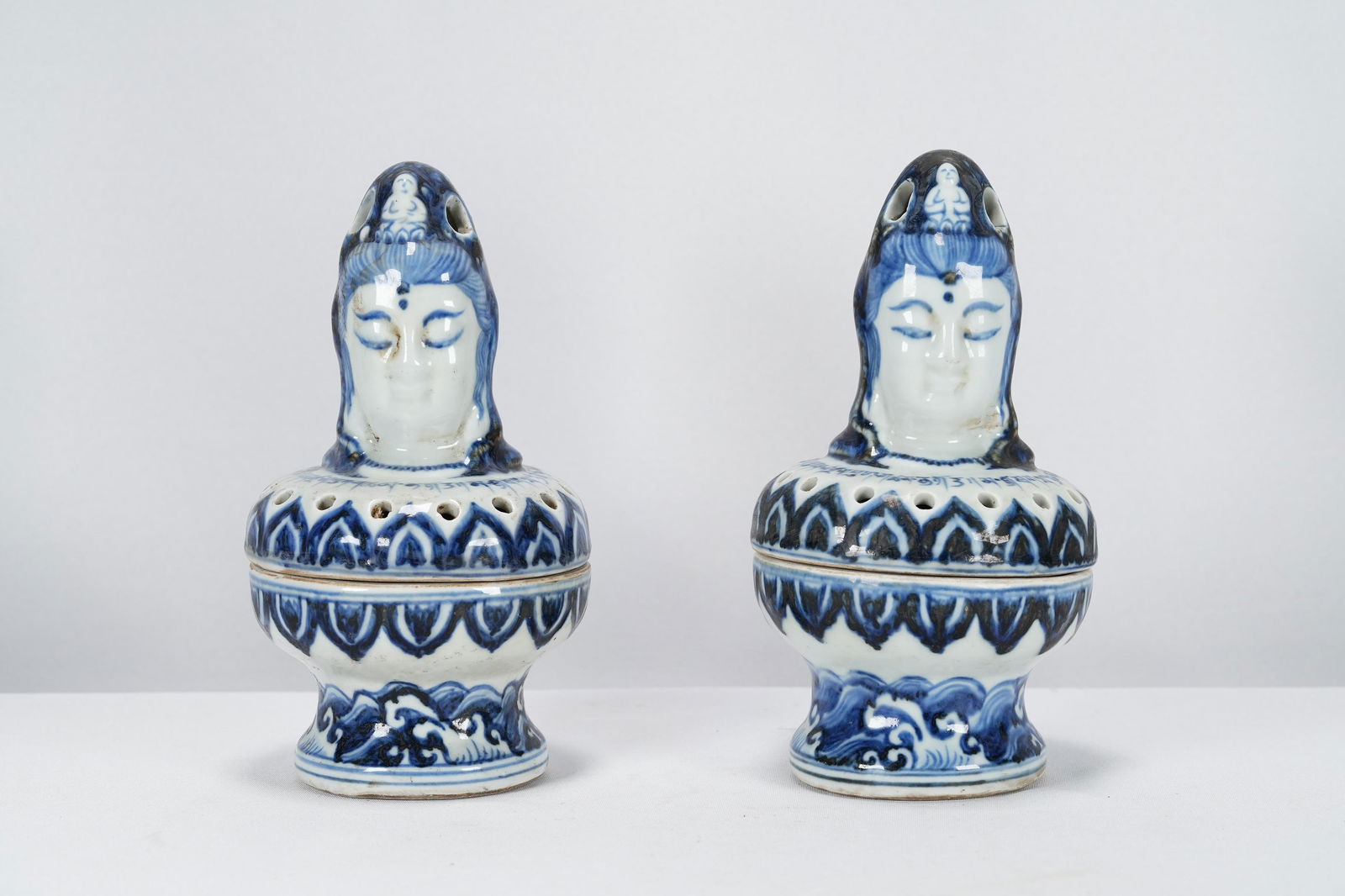 2 pcs Chinese b/w box (1 of 8)