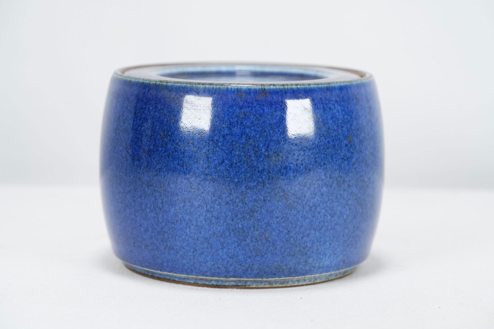 Chinese blue lid box (1 of 8)