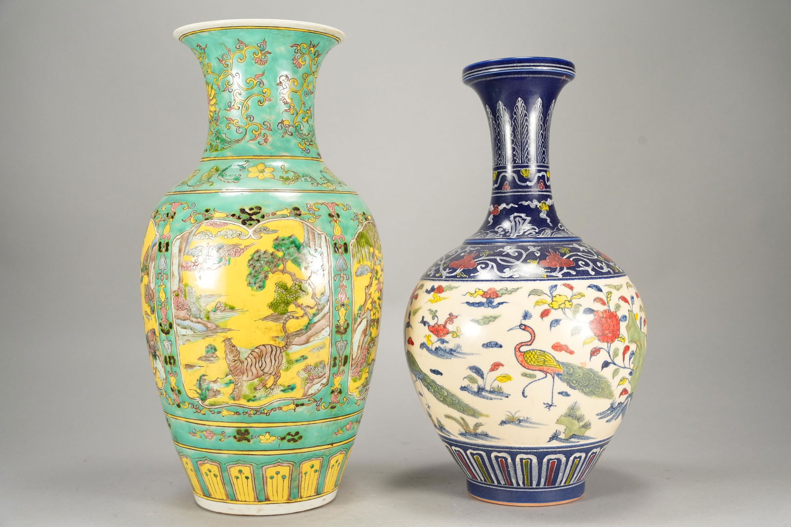 2 pcs Chinese vase (1 of 6)
