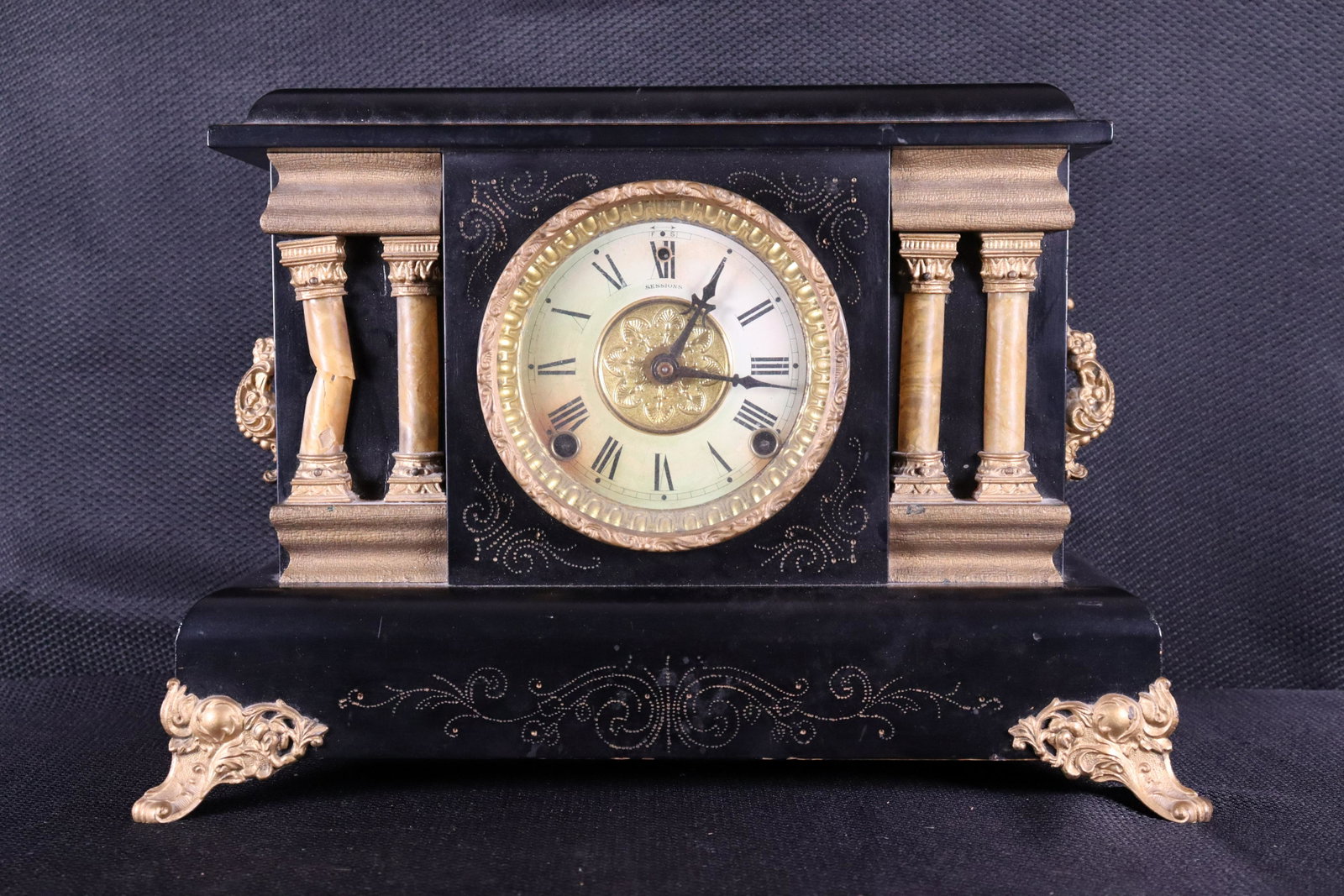 A fancy mantle clock: A vintage fancy mantle clock. Condition selling it as is, and not sure if its working.