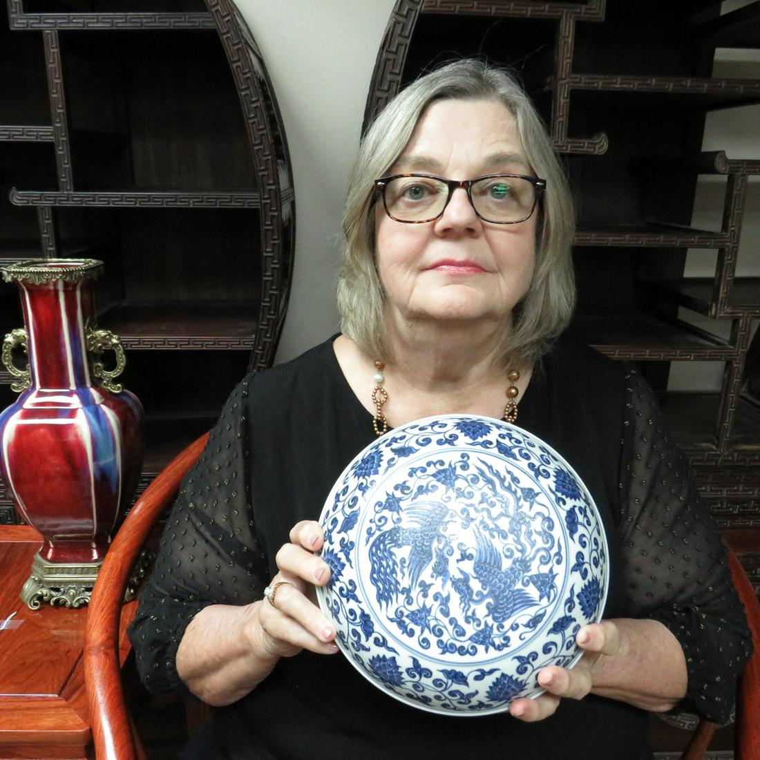 Chinese b/w lid box (1 of 10)