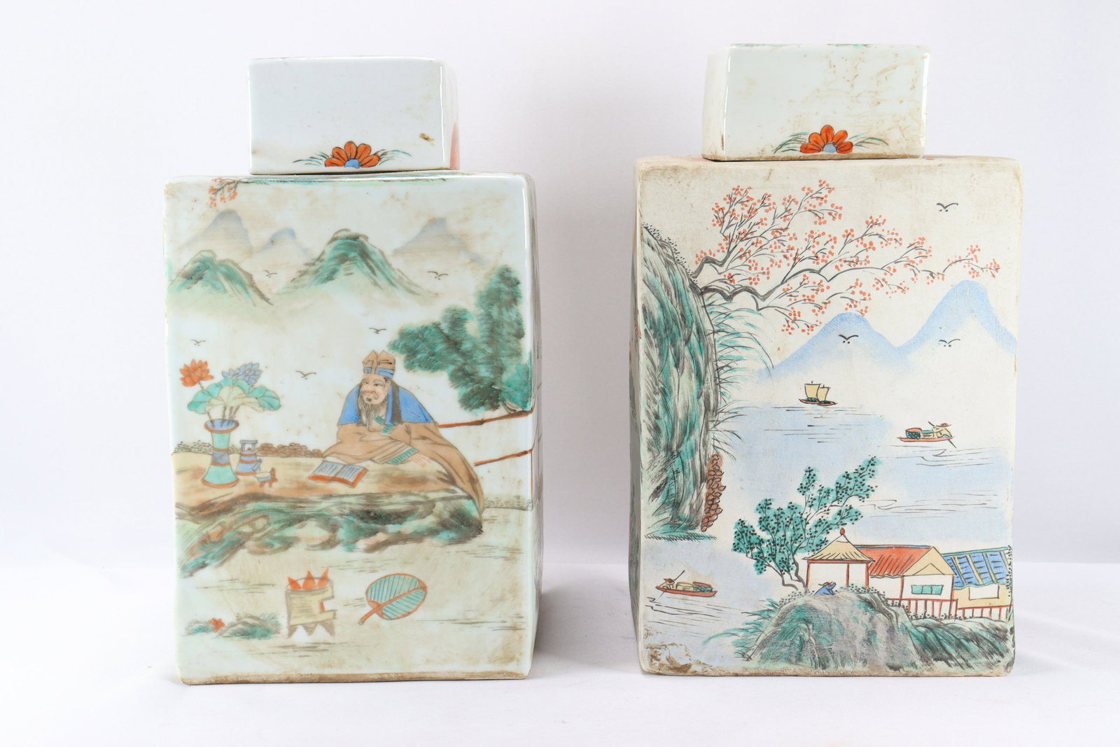 2 pcs Chinese square vase: 2 pcs Chinese vintage porcelain lidded square vase.Largest H: 14.5" x W: 8.5"
