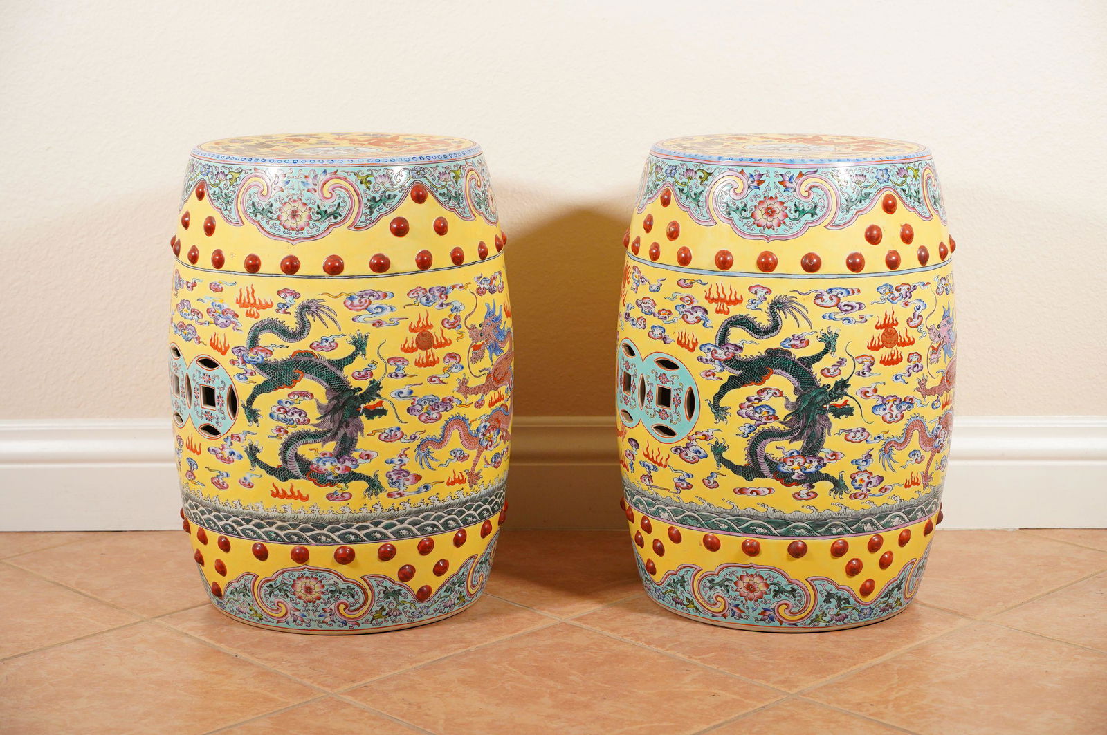 2 pcs Chinese garden stool (1 of 6)