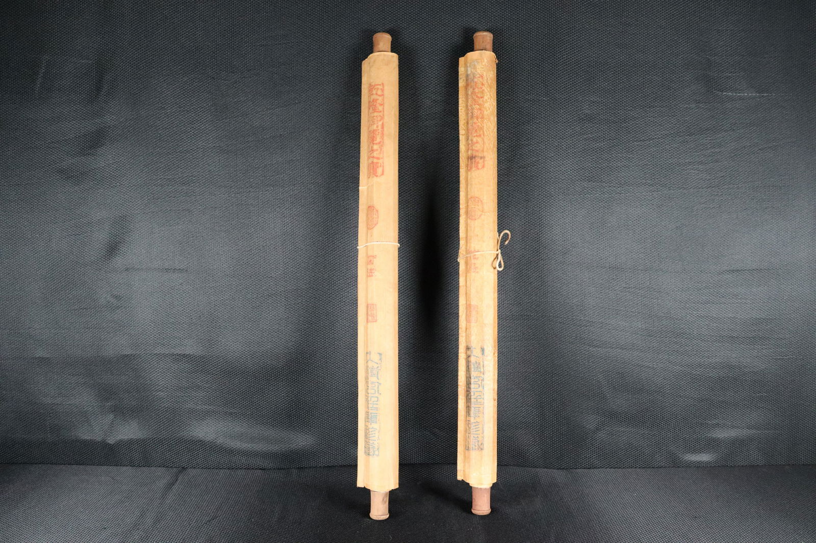 2 pcs Chinese scroll: 2 pcs Chinese scroll.L: 30.5"