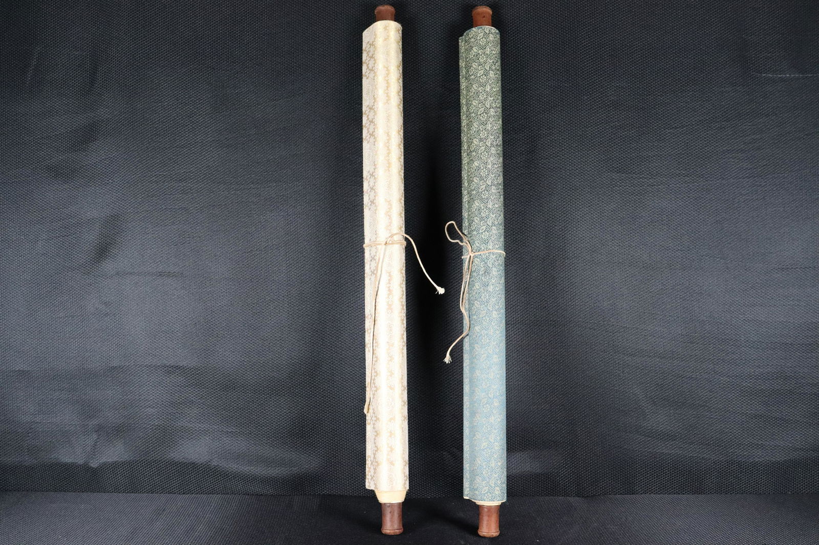 2 pcs Chinese scroll (1 of 10)