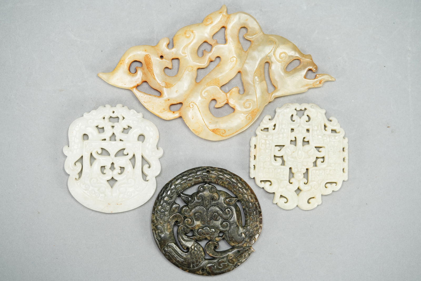 4 pcs Chinese jade items (1 of 5)