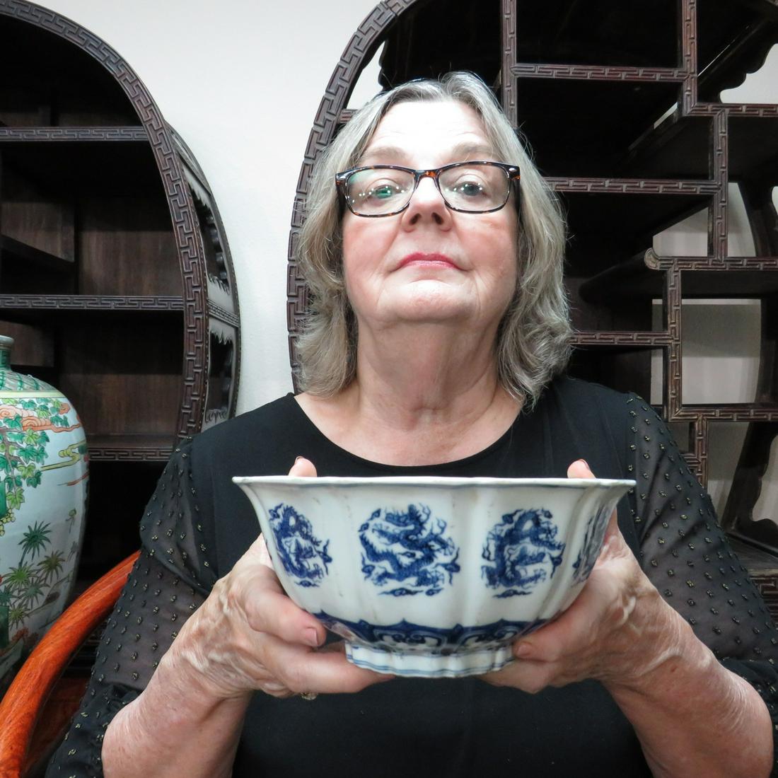 Chinese important b/w bowl (1 of 8)