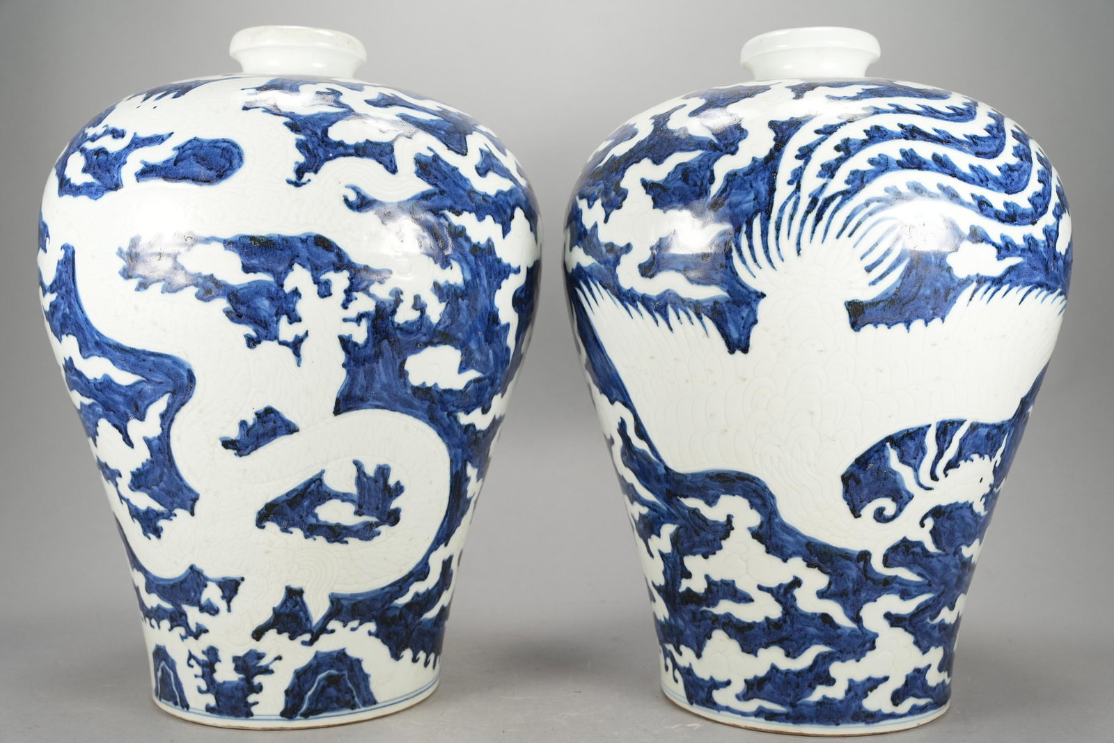 2 pcs Chinese b/w vase (1 of 7)