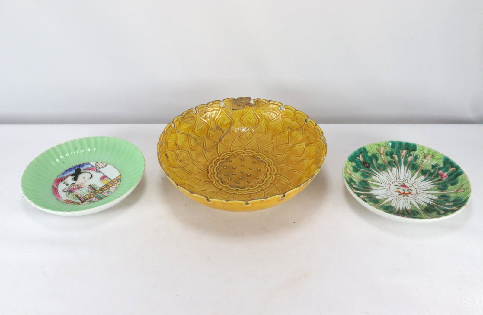 3 pcs Chinese items. (1 of 8)