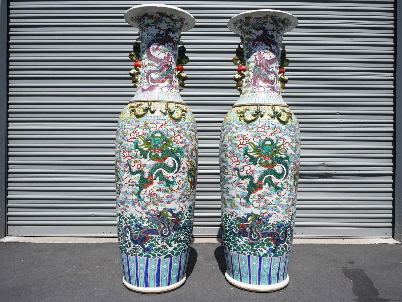 2 pcs Chinese massive vase (1 of 7)