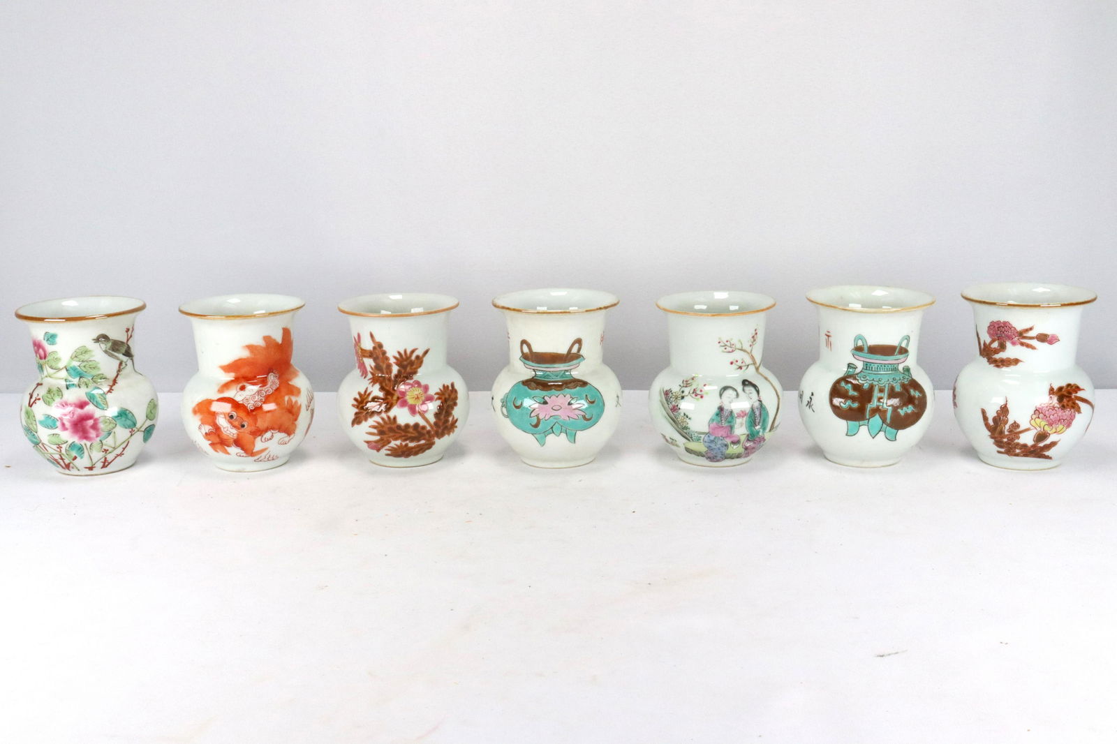 7 pcs Chinese porcelain items. (1 of 6)