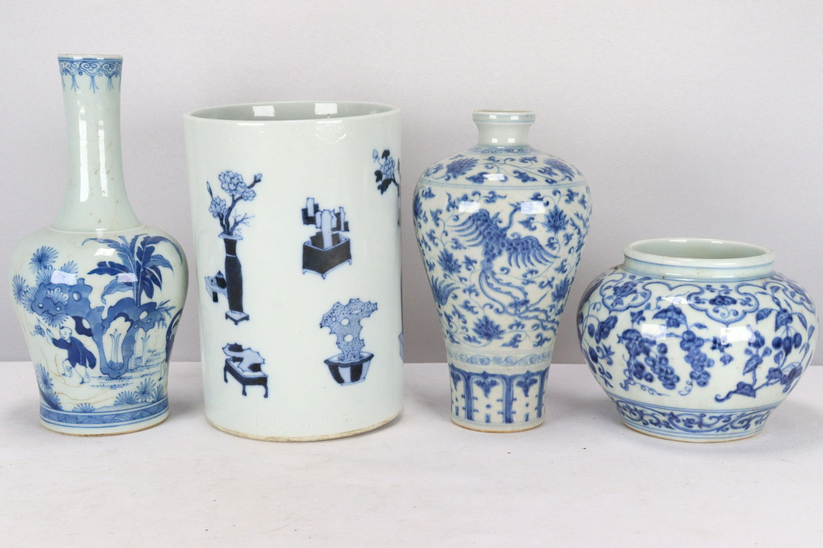 4 pcs Chinese b/w items (1 of 6)