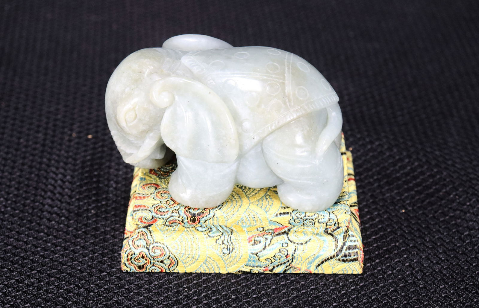 Chinese jade elephant: Chinese fine celadon jade carved elephant figure. H: 2.25" x W: 3.5"