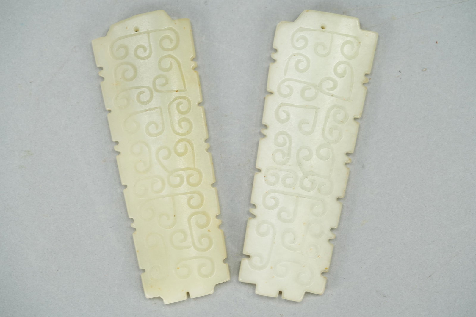 2 pcs Chinese jade items (1 of 7)