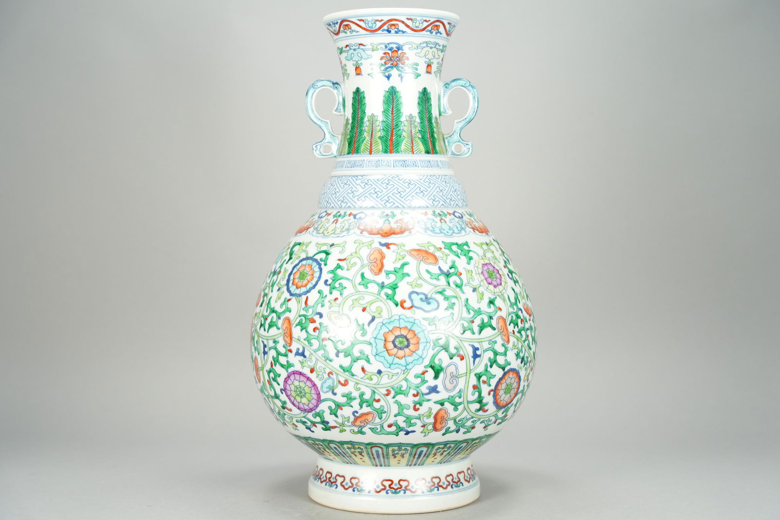 Chinese tall fine vase (1 of 8)