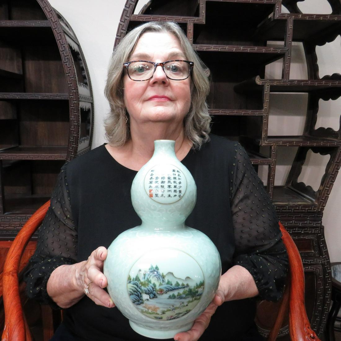 Chinese fine celadon vase (1 of 9)