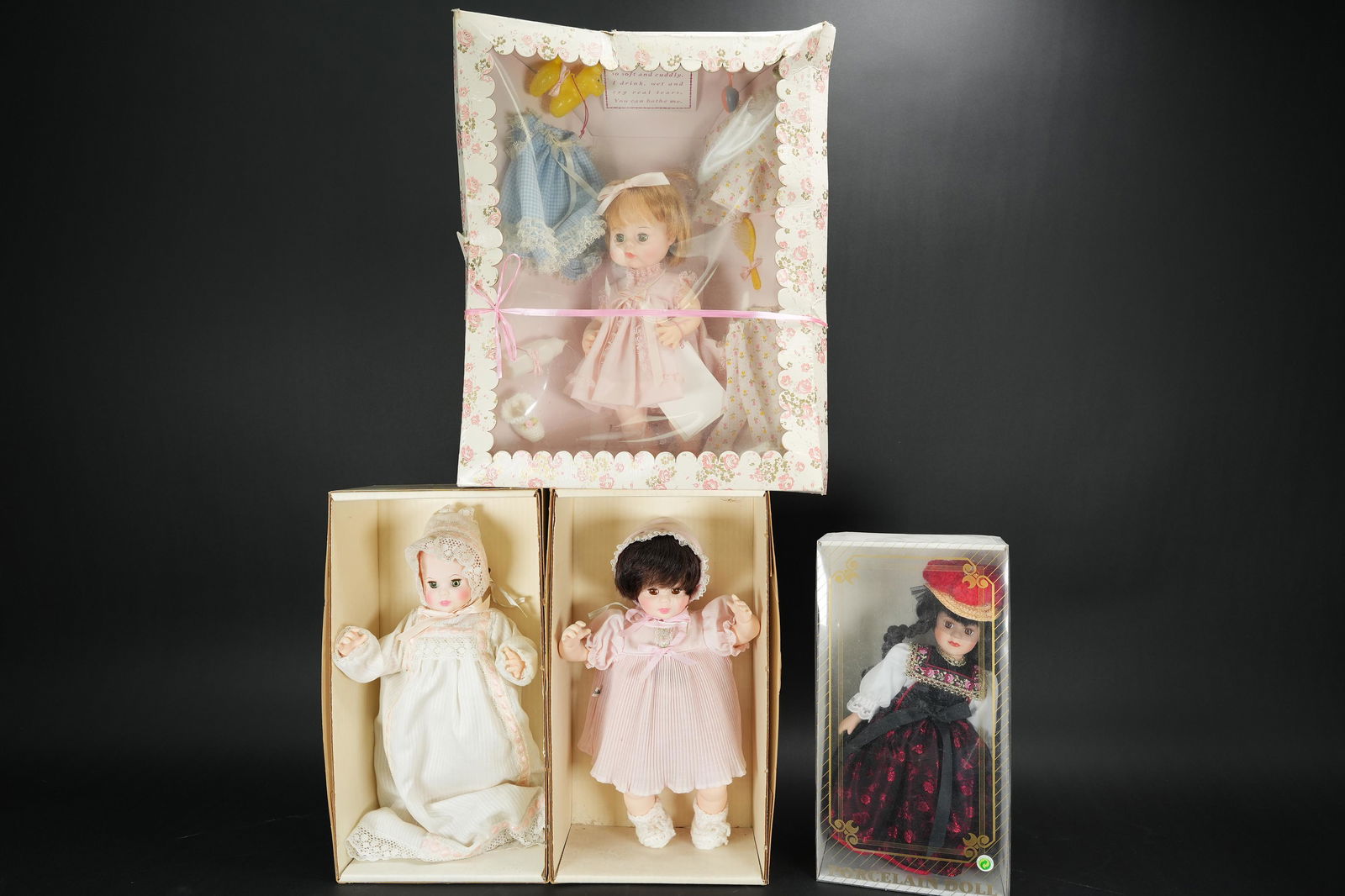 4 pcs vintage dolls (1 of 6)