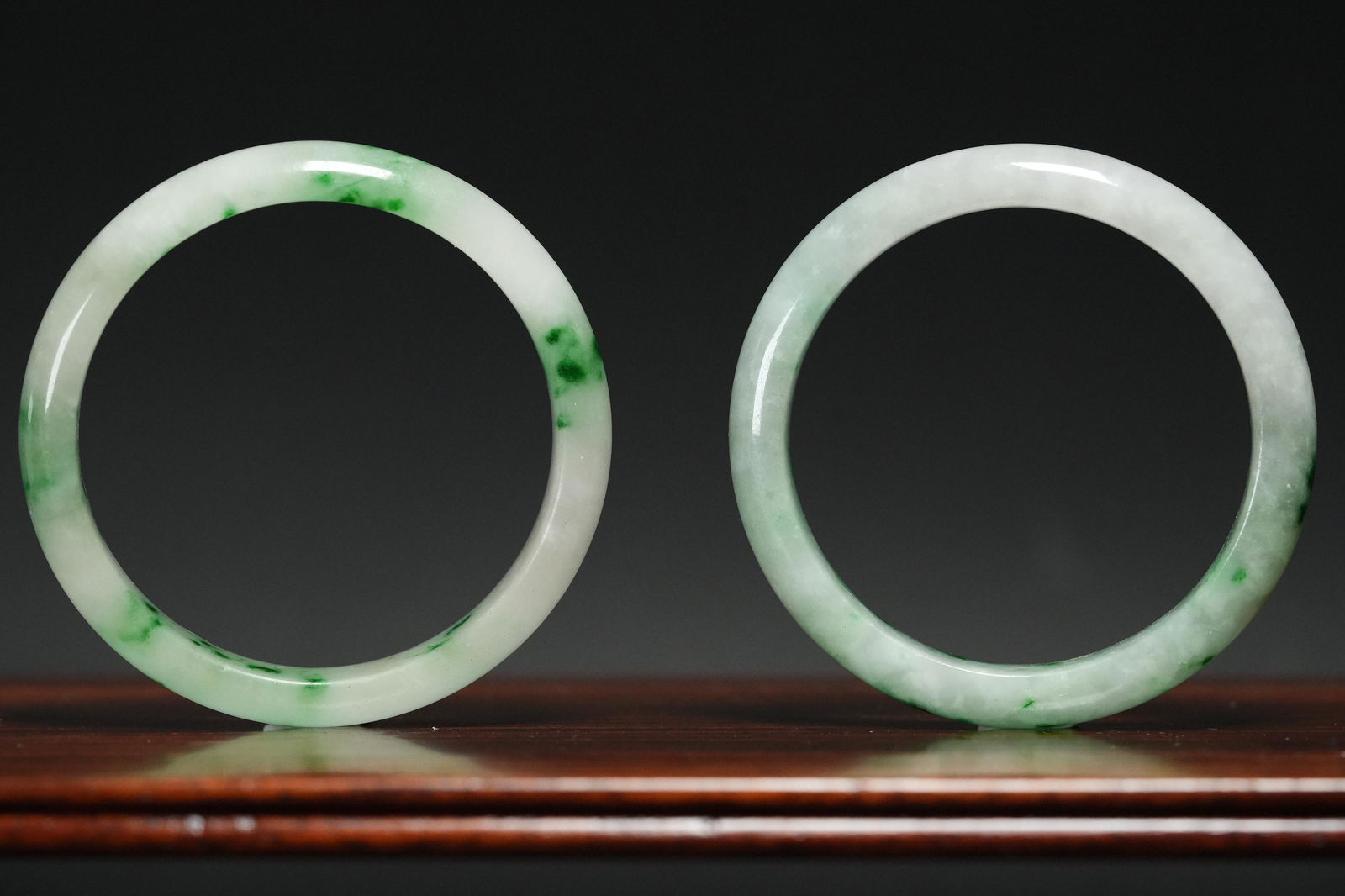 2 pcs Chinese jadeite bangle (1 of 7)