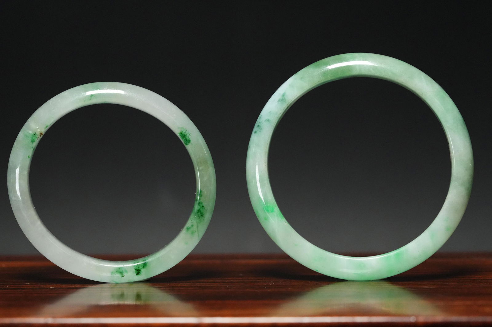 2 pcs Chinese jadeite bangle (1 of 7)