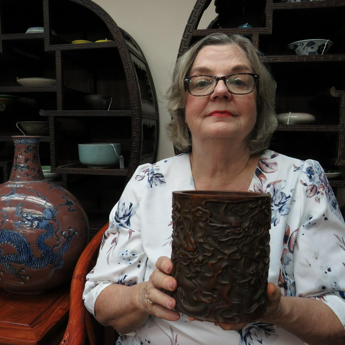 Chinese fine brush pot (1 of 9)