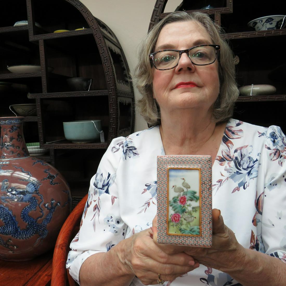 Chinese square brush pot (1 of 9)