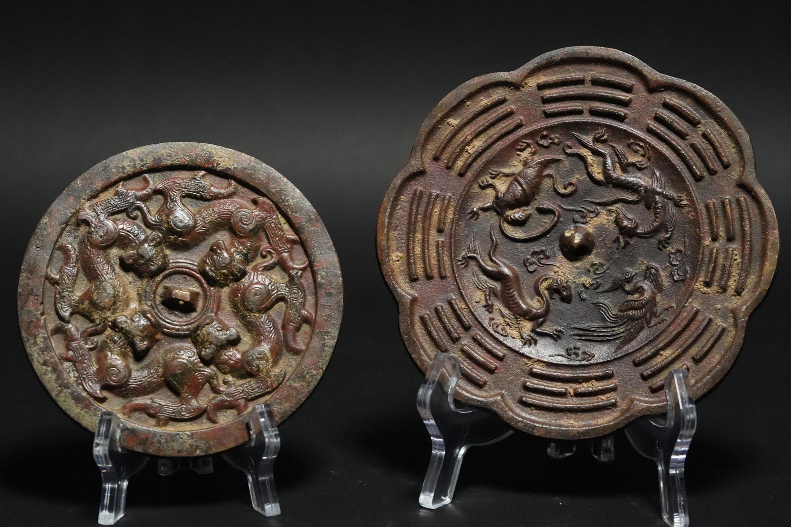 2 pcs Chinese bronze mirror (1 of 8)