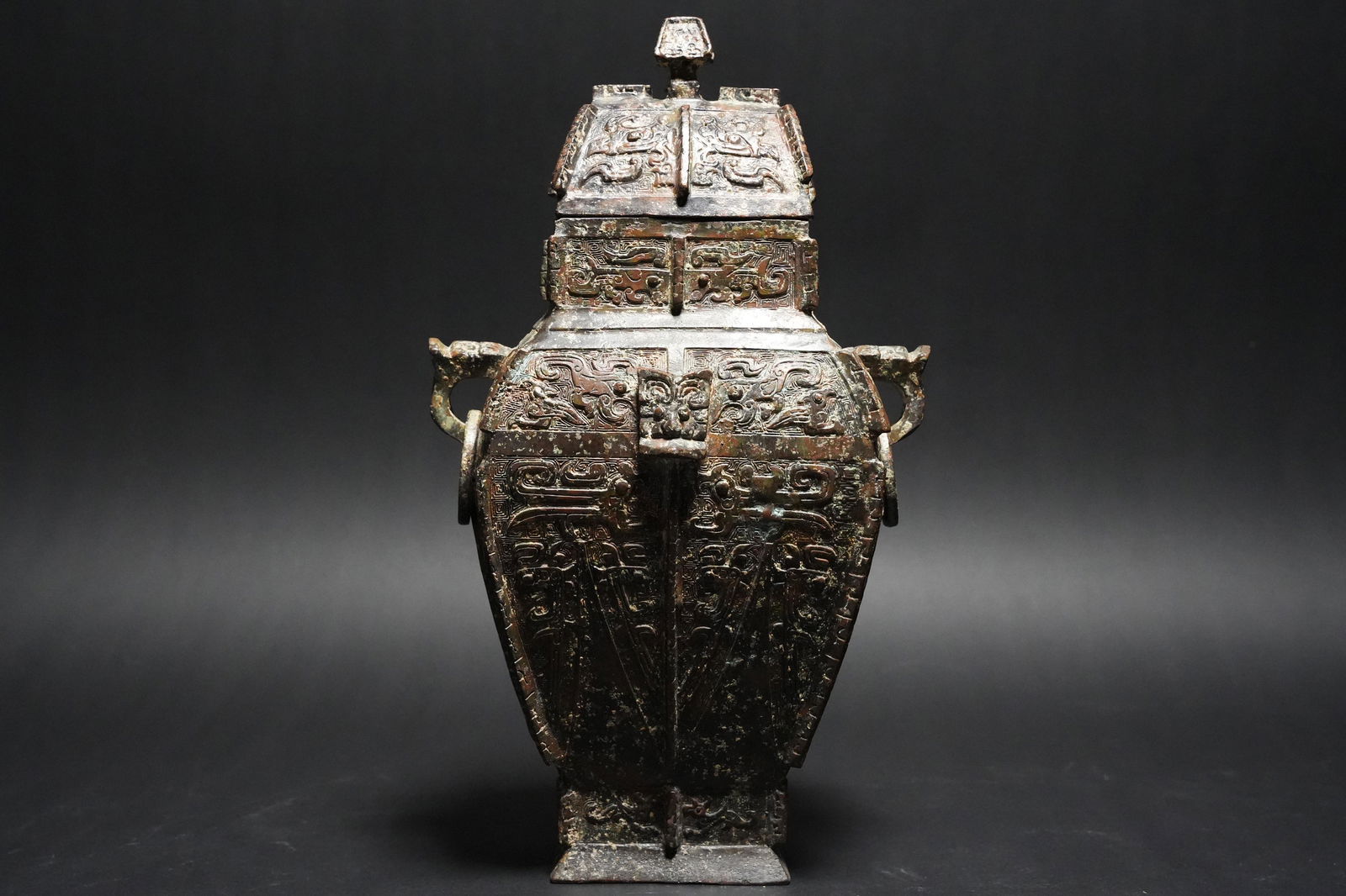 Chinese archaic lid vessel (1 of 7)