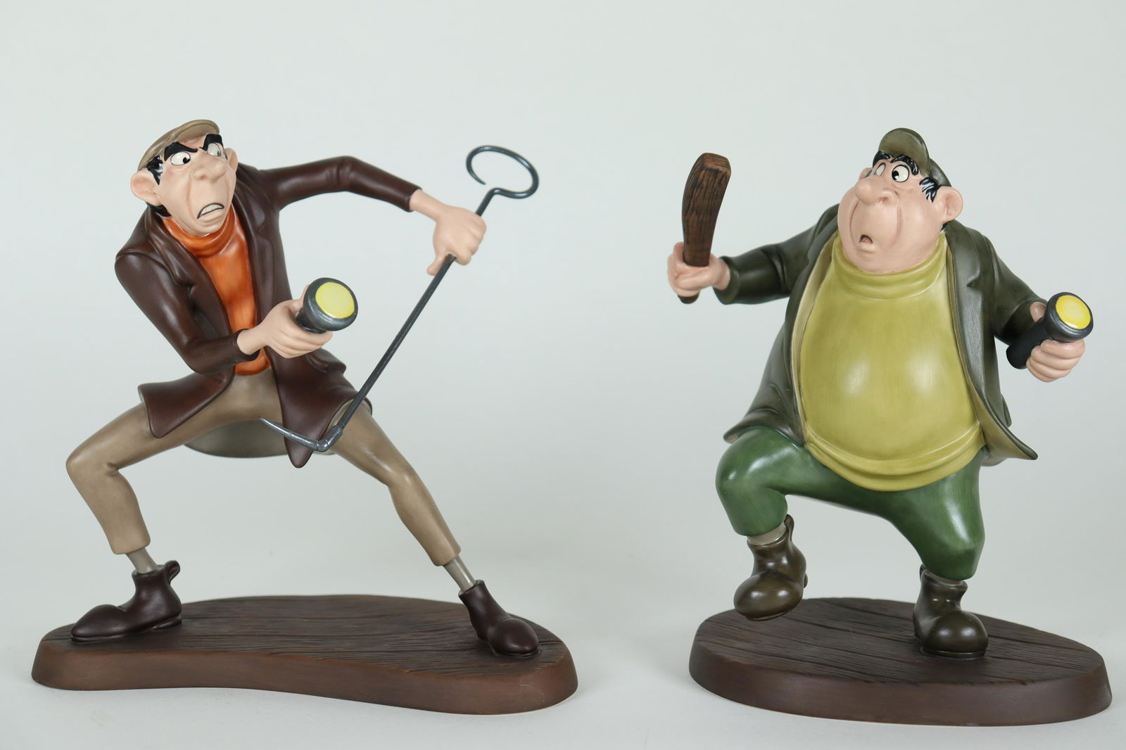 2 pcs Walt Disney Classics figurine (1 of 6)