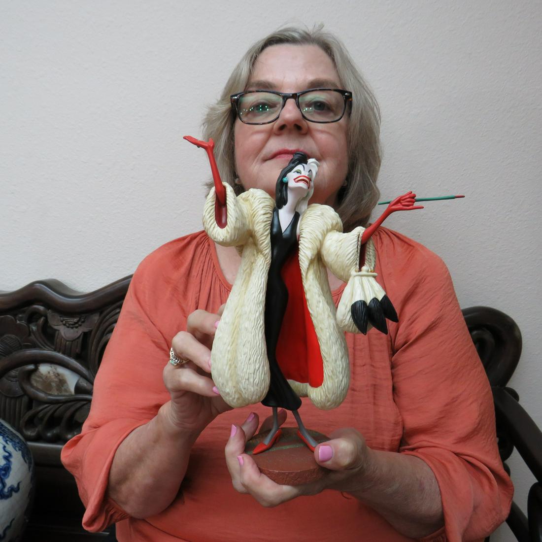 Cruella WDC figurine (1 of 7)